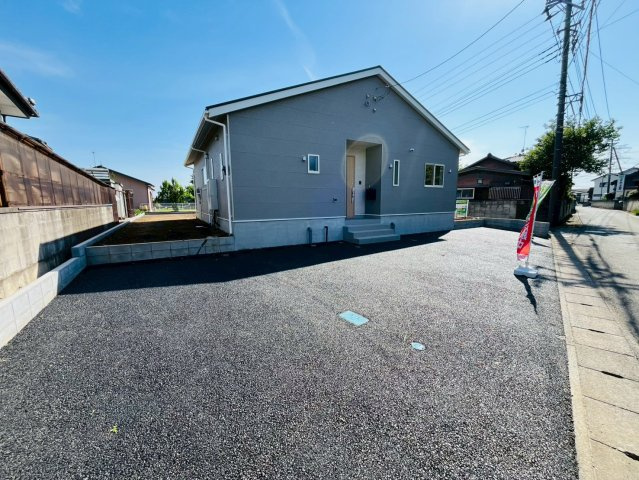 【Cradle Garden】　猿島郡五霞町小手指　第１　全1邸の前面道路含む現地写真|広々LDK18帖！ゆったり和室付き♪家事の負担を減らす『水廻り集中』設計の平屋プランです♪
2026年5月撮影