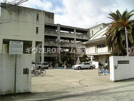 ソーシャル山本の周辺