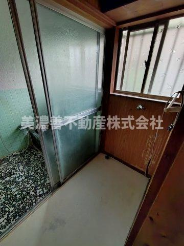 ６６０８４　岐阜市又丸町畑中古戸建てのランドリースペース