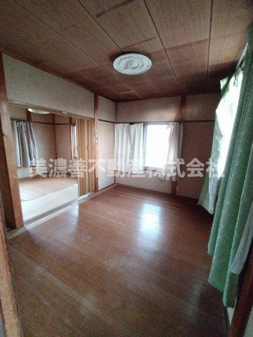 ６６０８４　岐阜市又丸町畑中古戸建ての和室|２階南東