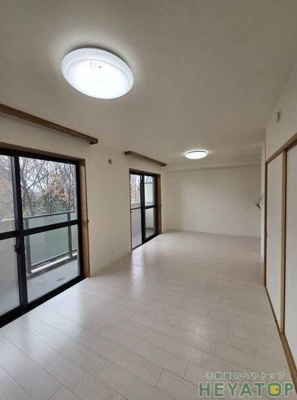 【居間・リビング】 | バローネ八雲 | ＬＤＫ１５帖