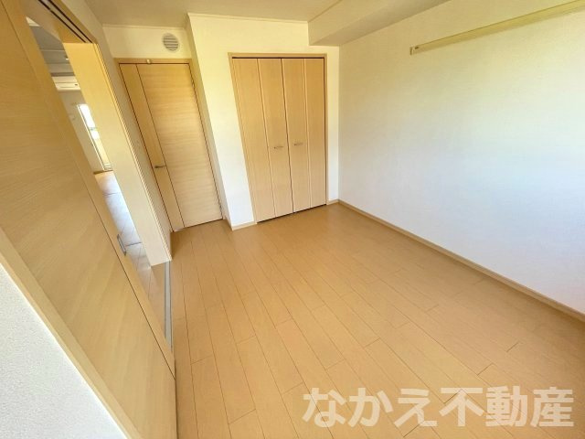 【寝室】 | 広くて明るい寝室