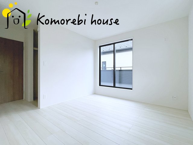 上尾市大谷本郷　9期　新築一戸建て　グラファーレ　10の寝室|広くて明るい寝室