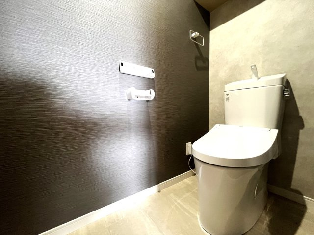 クレスト小笹のトイレ|
縦型トイレはお掃除などお手入れがしやすく常に清潔に保ちやすいですよ♪