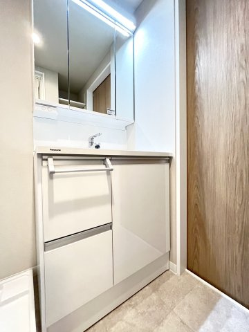 尼崎スカイハイツの洗面所|コンパクトで使いやすい洗面所