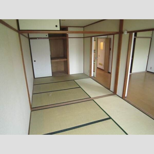 グリーンハイツ桃山の和室