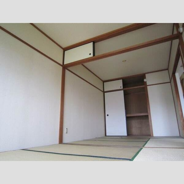 グリーンハイツ桃山の和室