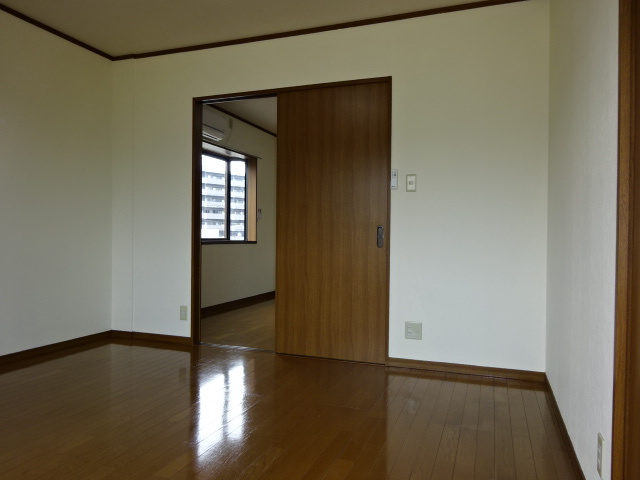 オアシス弐番館の洋室