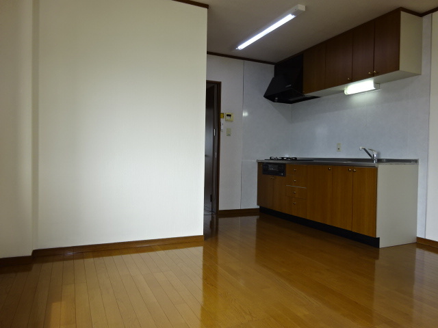 オアシス弐番館の居間・リビング