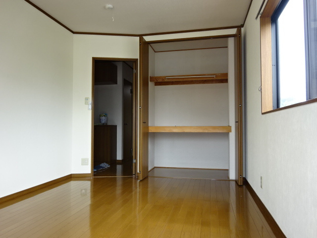 オアシス弐番館の寝室|洋室