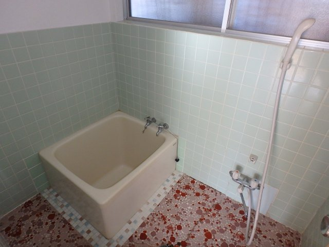 S1409R　長谷川ビルの浴室