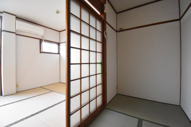 中央マンションの寝室