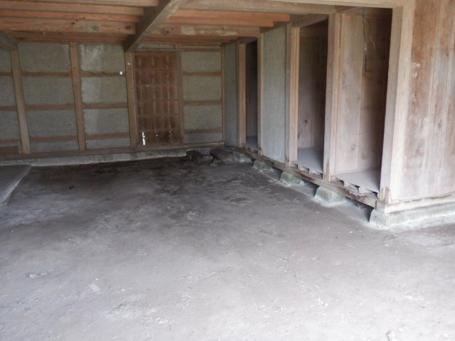 広瀬、古民家の駐車場