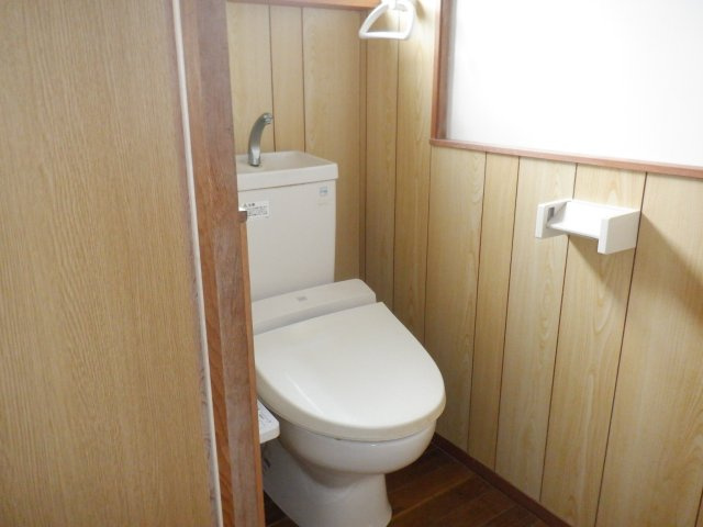 広瀬、古民家のトイレ