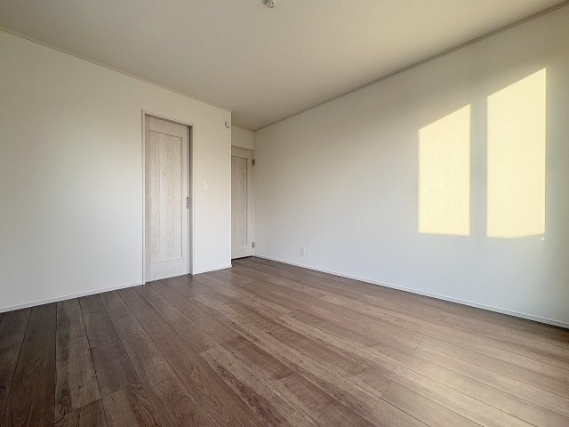 三郷市鷹野1丁目　新築戸建　全2棟　A号棟の洋室|WICが付いた洋室7.25帖・主寝室としていかがでしょう