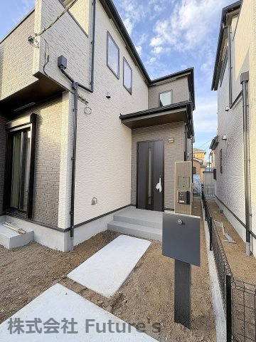 三郷市鷹野1丁目　新築戸建　全2棟　A号棟のエントランス|玄関アプローチ