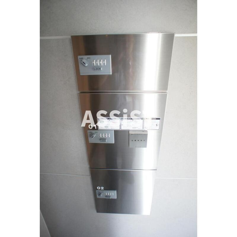 ジュネス明大前のエントランス