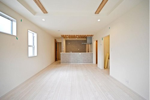 東鳴尾町２丁目新築戸建の居間・リビング