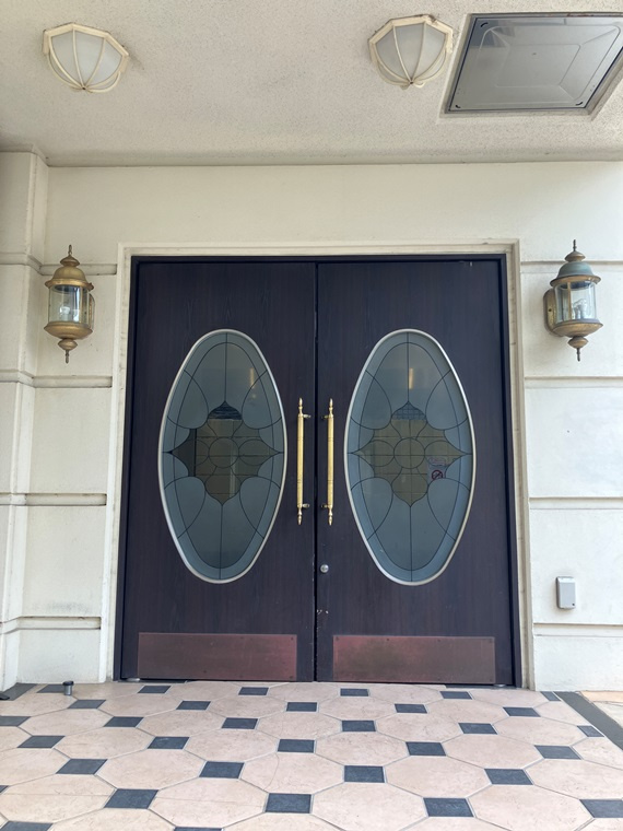 レーベンリヴァーレ双葉町のエントランス