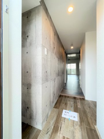 【玄関】 | Wolf Pack Apartment