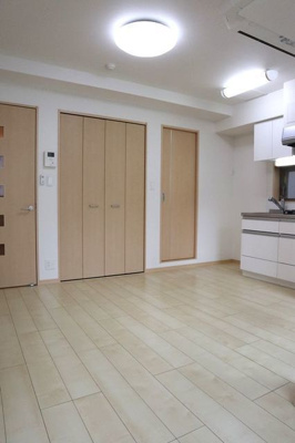 【内装】 | プリムローズ アカバネ | 明るい色調の室内です