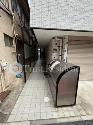 【エントランス】 | レッドウィング