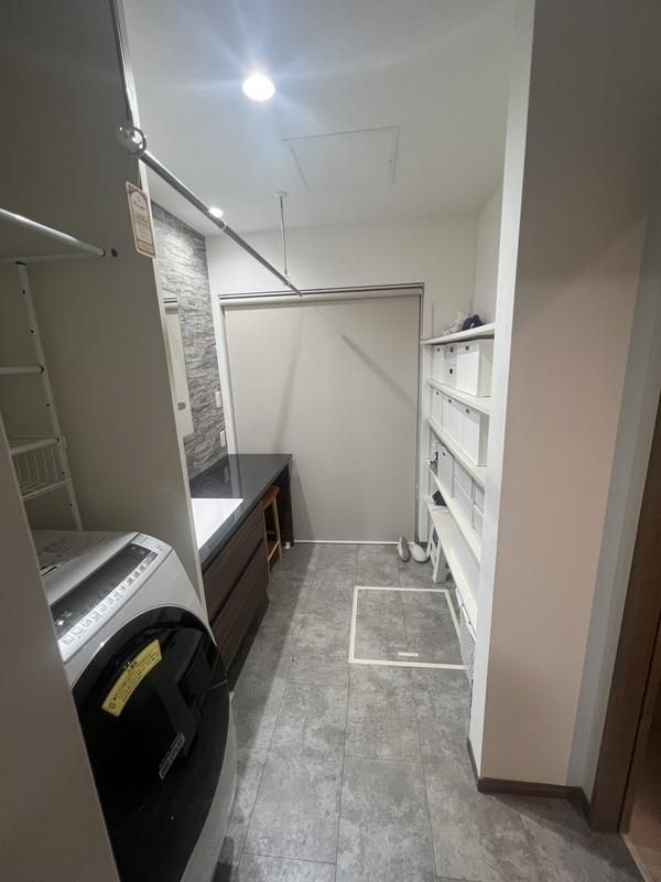 練馬区石神井台8丁目　中古戸建の独立洗面台|現地ご見学希望・資料請求などお気軽にお問い合わせ下さい！
03-5990-5201