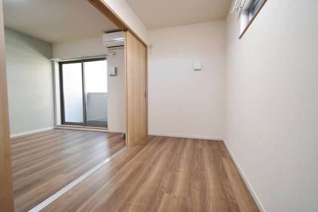 ウエルスクエア西宮甲東園の洋室