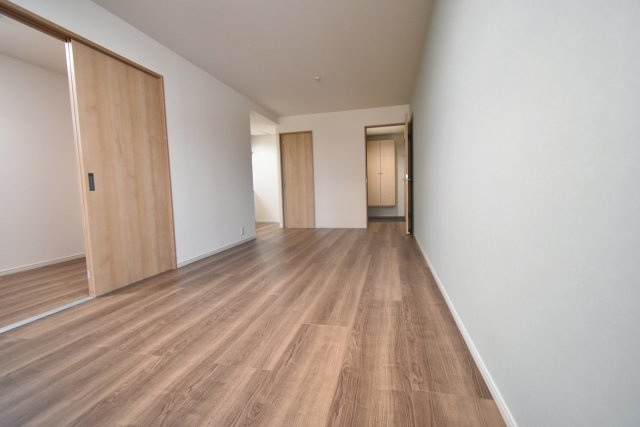 ウエルスクエア西宮甲東園の居間・リビング