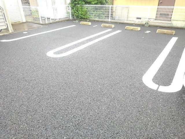 フラン・シェーネの駐車場