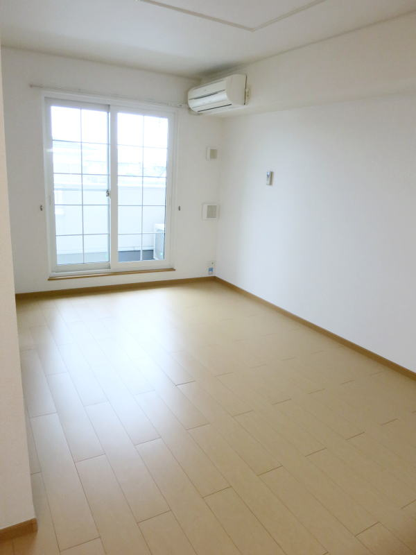 ノーブル郷東Ｂの居間・リビング