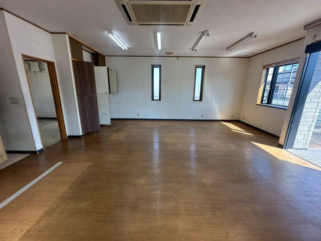 岡崎市百々西町　貸店舗・事務所の内装