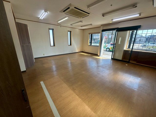 岡崎市百々西町　貸店舗・事務所の内装