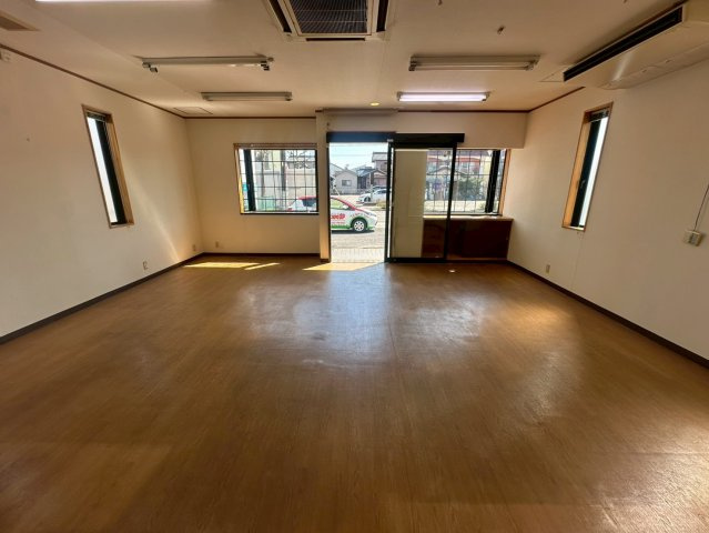 岡崎市百々西町　貸店舗・事務所の内装