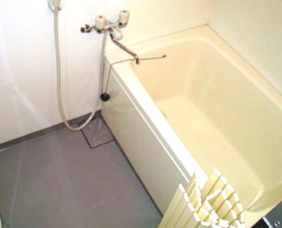 【浴室】 | ビラ小松 | お風呂に浸かって1日の疲れを癒してください