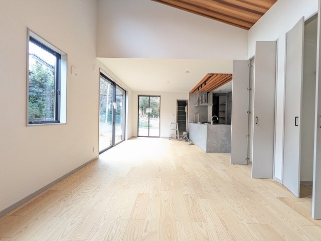 八王子市　横川町　平屋（新築一戸建て）の内装|～22.7帖の明るく開放感のあるLDK、家族団欒の時間をお過ごしいただけます～