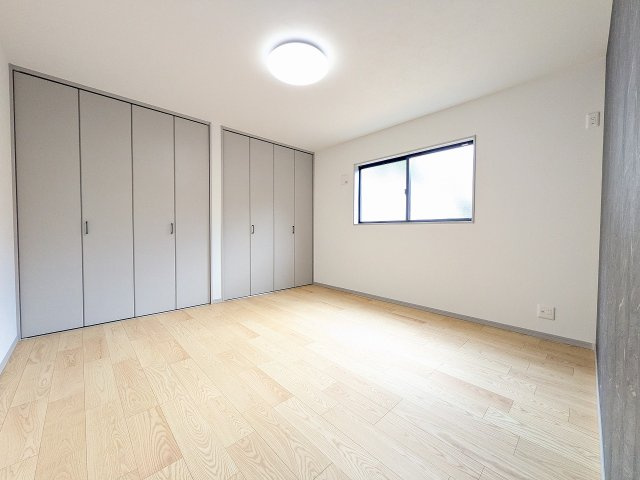 八王子市　横川町　平屋（新築一戸建て）の寝室|～リビングに隣接している8.0帖の主寝室です～