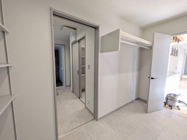 八王子市　横川町　平屋（新築一戸建て）の収納|～リビングと脱衣所から出入り可能なファミクロ～