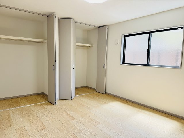 八王子市　横川町　平屋（新築一戸建て）の寝室|～8.0帖の主寝室　ベッドなど大型家具のレイアウトもしやすい広さです～