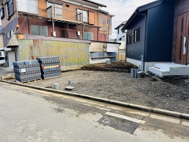 八王子市　横川町　平屋（新築一戸建て）の駐車場|～玄関前に土間コン2台分、建物西側に1台分、計3台駐車可能です～