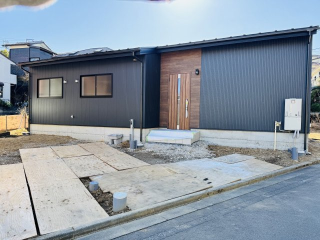 八王子市　横川町　平屋（新築一戸建て）の玄関|～玄関は安心のWロックキーを採用～