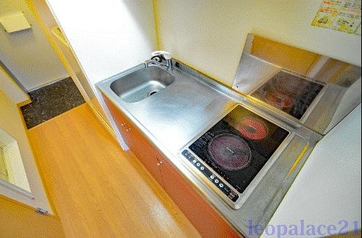 レオパレス辻町のキッチン|備品や設備仕様は号室等により異なります現地をご確認下さい。