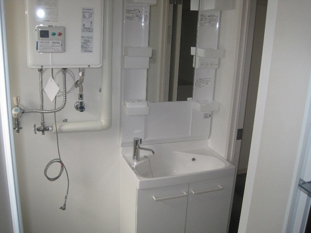 リヴェール中島の洗面所