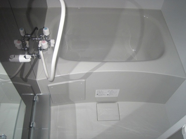 リヴェール中島の浴室