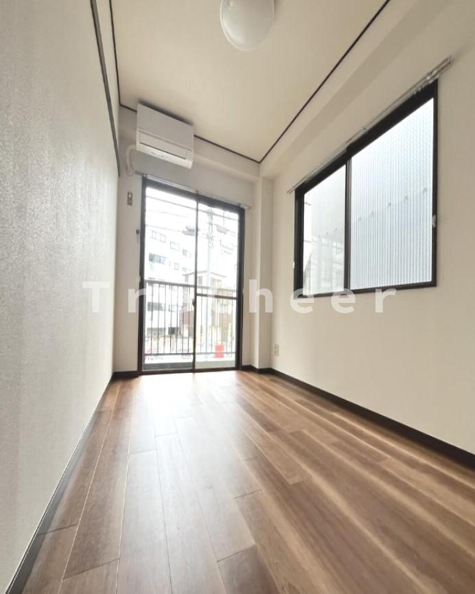 ティアイズビルの居間・リビング