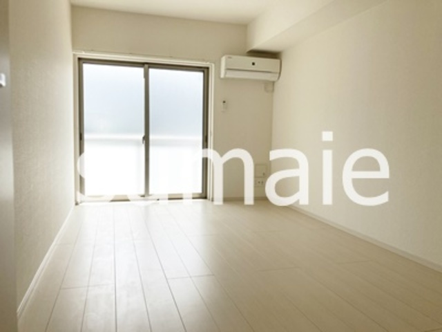 リブリ・日進の洋室|人気のホワイトフローリングです。