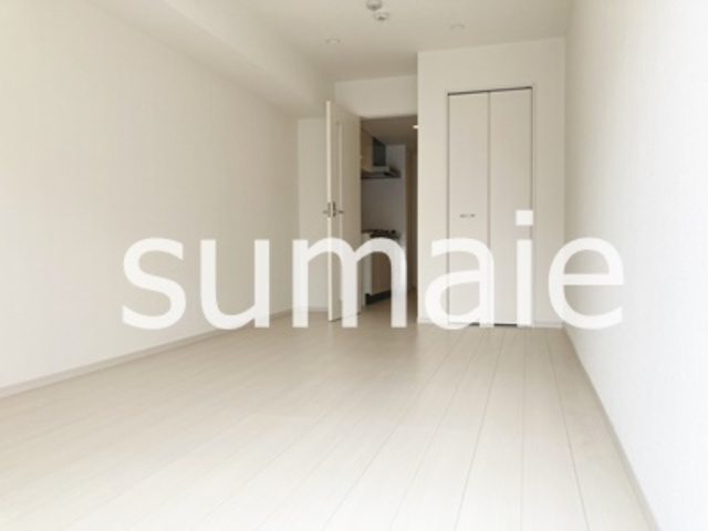 リブリ・日進の寝室|人気のホワイトフローリングです。