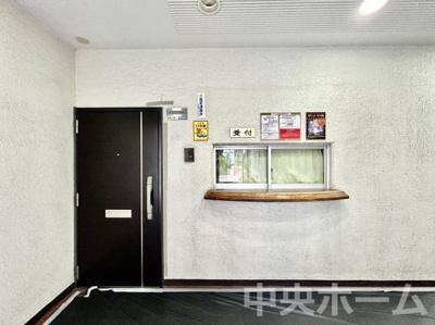 【受付】 | 豊洲ハイツ | 受付(管理人室)。