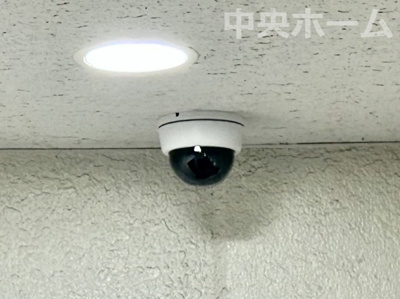 【防犯設備】 | 豊洲ハイツ | 【防犯カメラ】何かあった時の大事な証拠になることももちろんなりますが、防犯というくらいですので大事なのは防犯カメラがあることによって抑止力につながることですよね。