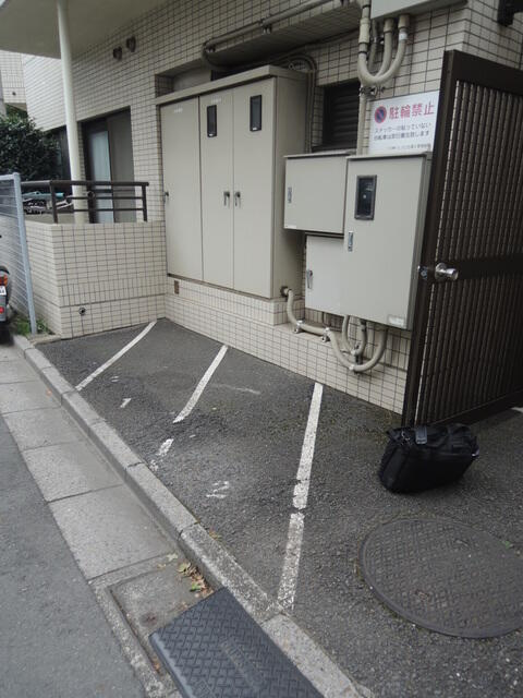 日神パレス立石第２のその他共用部分|バイク置場